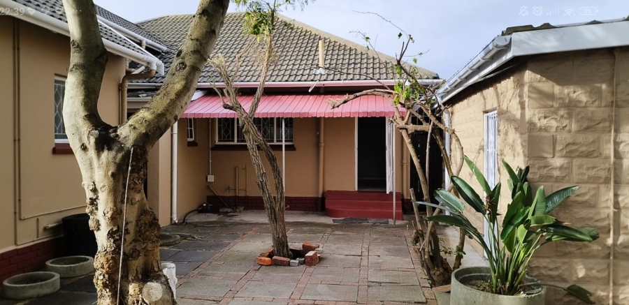 To Let 4 Bedroom Property for Rent in Thornton Western Cape